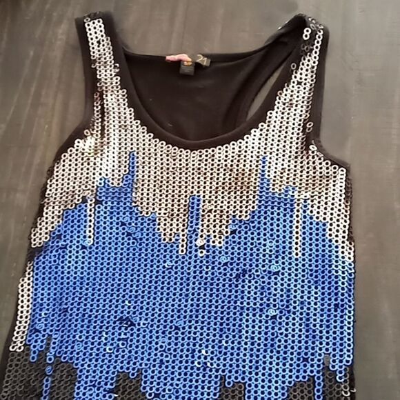 Black top with cute Sequins design in blue and silver size SP - Picture 2 of 4